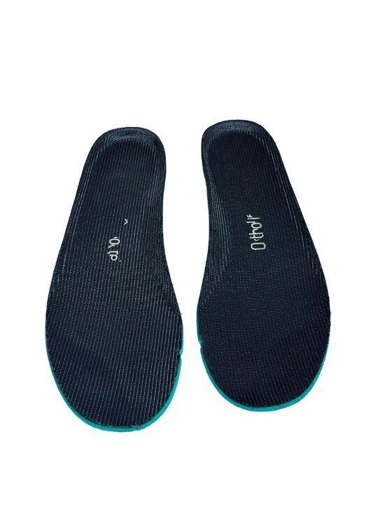 Athletic_Shoes